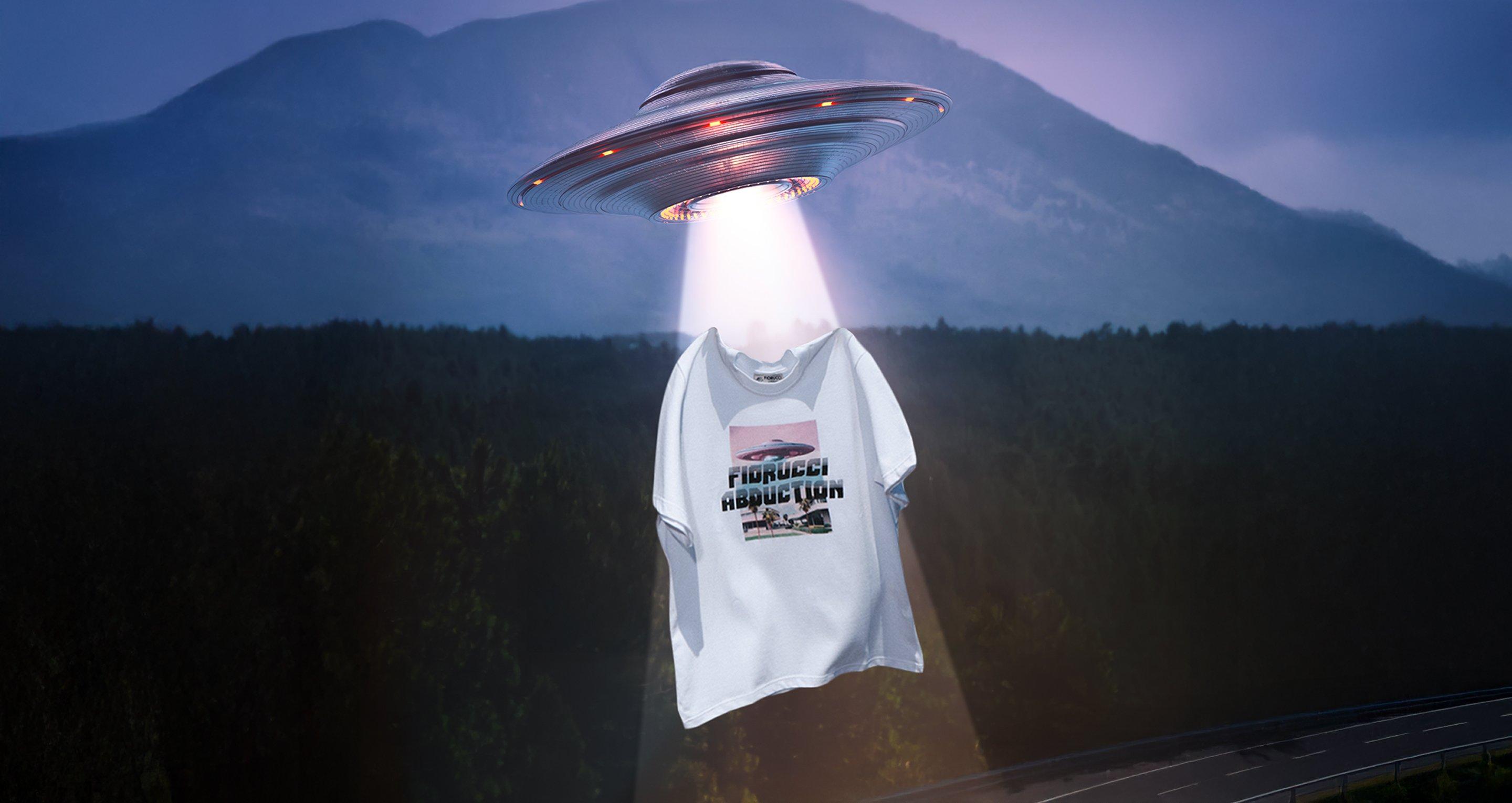 The picture portraits the Abduction Regular T-Shirt in Cream.